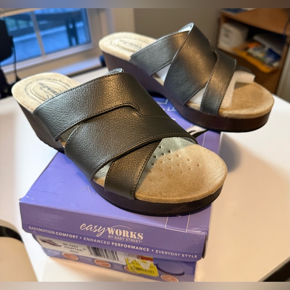 NIB Easy Works by Easy Street Ren wedge sandal pewter size 8.5 W